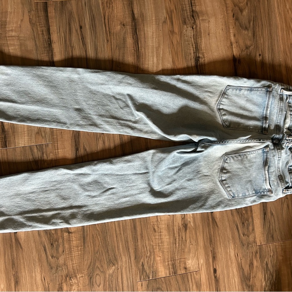 Good American Light Wash Straight Leg Jeans